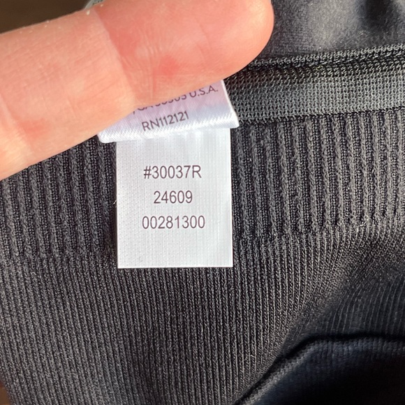 Spanx wireless bra black NWT medium - Picture 11 of 13